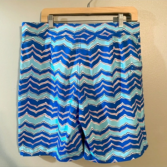 Vineyard Vines Swim Trunks - Picture 2 of 3